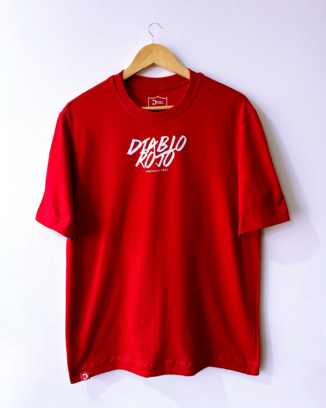 Camiseta roja regular fit «Diablo Rojo» inspirada en América
